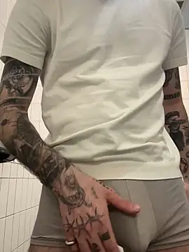 xAaronx9095