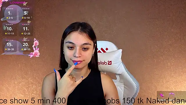 Leila_Hefner