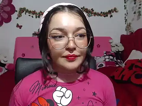 Angela_18honey