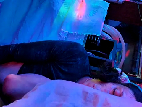 gurlnips