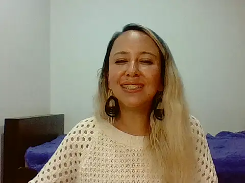 leah_susman webcam stripchat model stream image