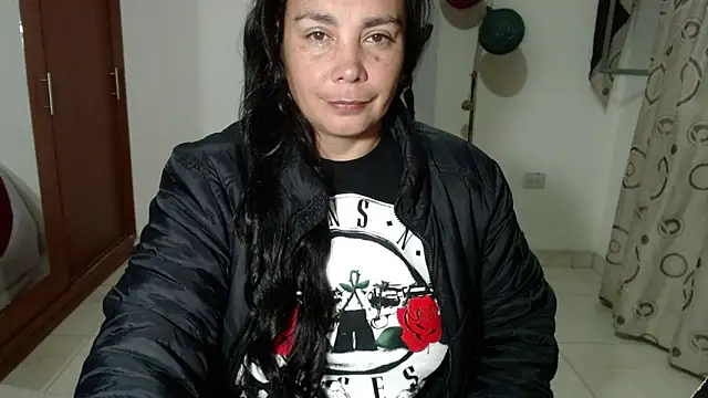 Vivian_milf_paint