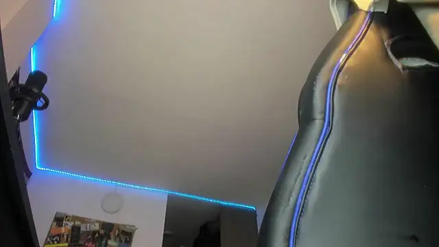 charlie_hotxxx Live Webcam on Stripchat