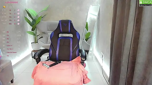 Roxy_foxi webcam stripchat model stream image