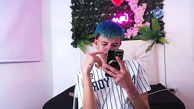 iam_lukas__ - Iam_lukas__'s free webcam