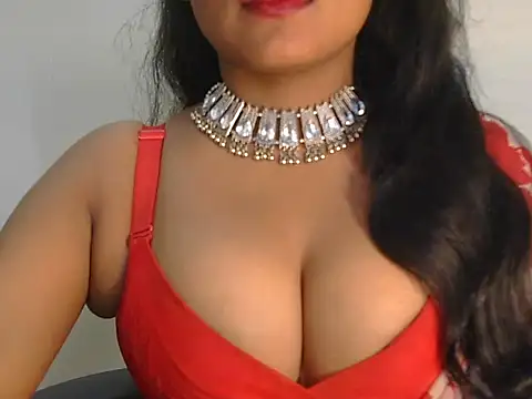 hottest_mahii