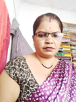Bhavna_hot