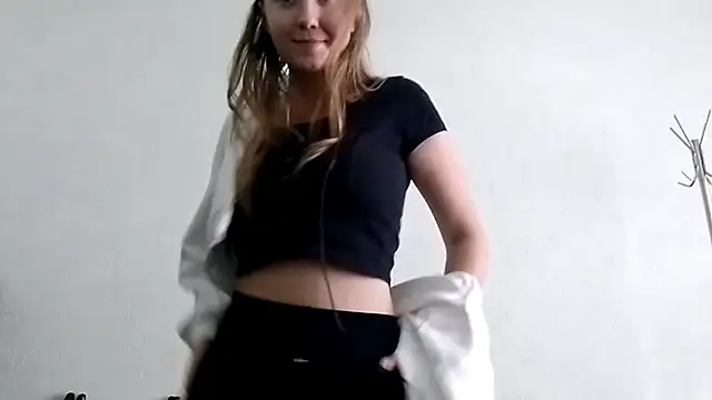  CarynFlaryn chat room