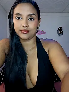 Webcam Model (victoria_roussee)  is live.Free join now!