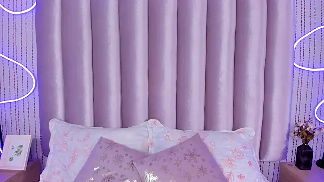larissaevans - LARISSAEVANS's free webcam - UK Sex Cams