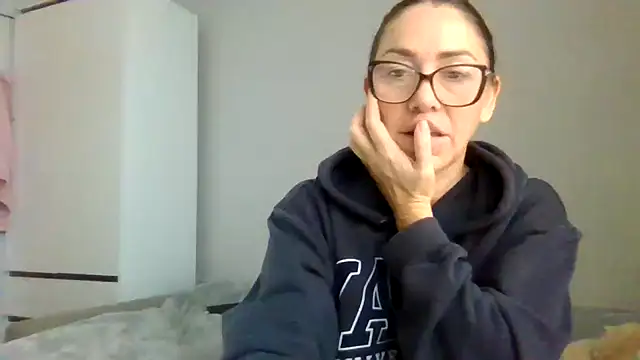 Kinky21 webcam stripchat model stream image