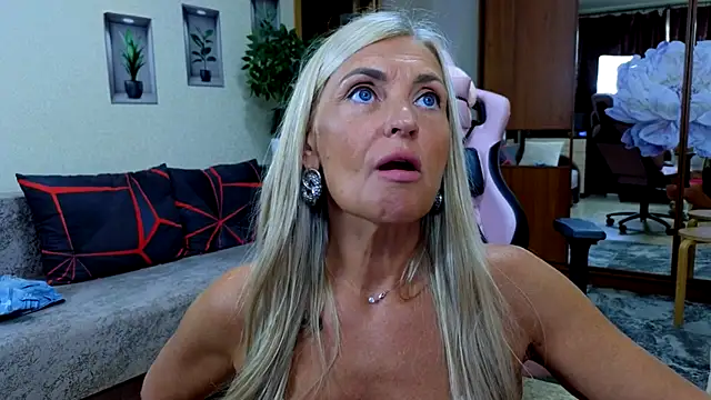 amelia_blondy