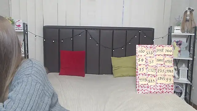 LauraHlot