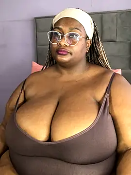 Webcam Model (bustytitsxxx)  is live.Free join now!