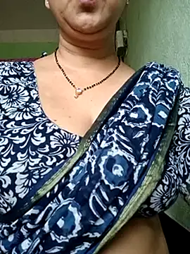 Webcam Model (Rosy-B)  is live.Free join now!