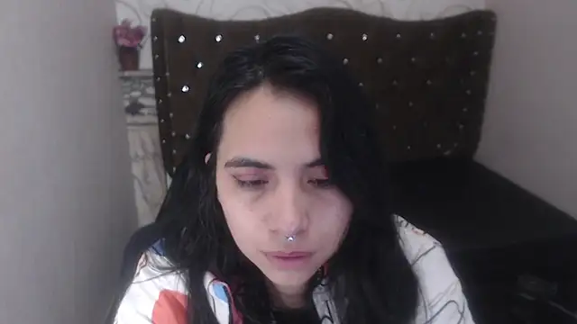 lunavalenciax live cam screenshot female from Colombia on Clip20 – Short Porn Clips & Live Cams