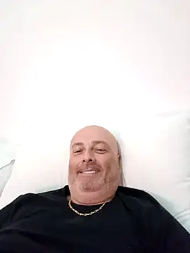 Alexis_Bull