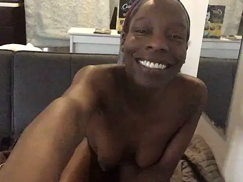 Webcam Model (littyleesh1)  is live.Free join now!