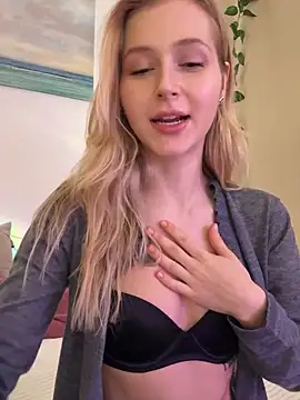 Webcam Model (LunaRase)  is live.Free join now!
