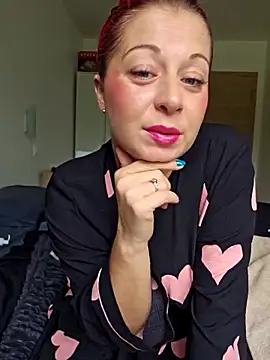 chaudesquirt - Chaudesquirt's free webcam - UK Sex Cams