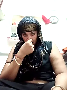 Webcam Model (Mohni_love)  is live.Free join now!