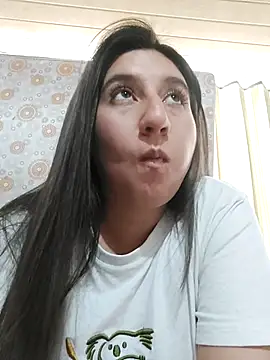Webcam Model (MerlyG_)  is live.Free join now!