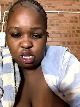 Webcam Model (SEXYBOOBS21D)  is live.Free join now!