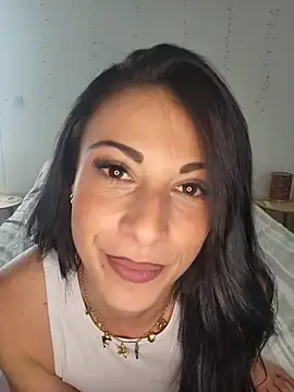 Webcam Model (Moonlight-Temptation)  is live.Free join now!