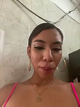 BellaHarper1