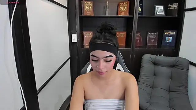 IvonnePrince_ webcam stripchat model stream image
