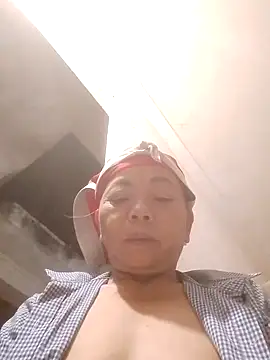 VangLe73 webcam stripchat model stream image