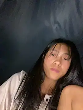 LylyOx9 webcam stripchat model stream image