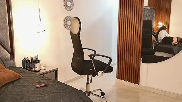 Milf_Slutty webcam stripchat model stream image