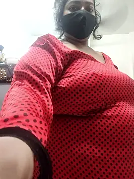 Webcam Model (zeepe19)  is live.Free join now!