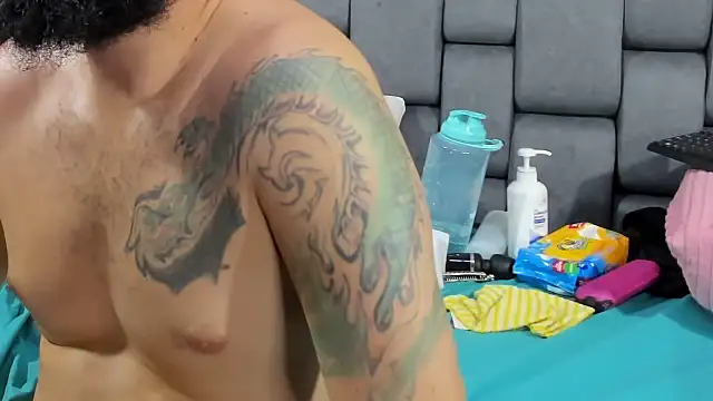 Couple_Gold69