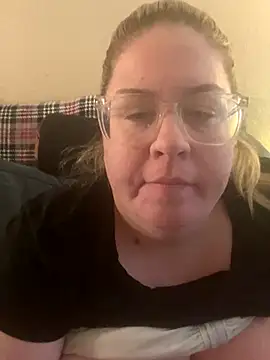 Webcam Model (sexymommy1988)  is live.Free join now!
