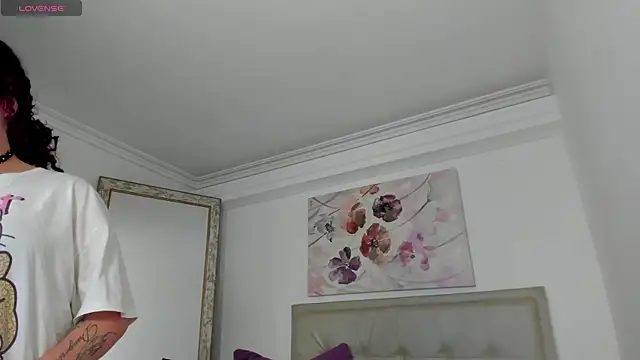 lara_desire
