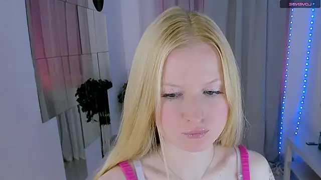 Laly_Peach