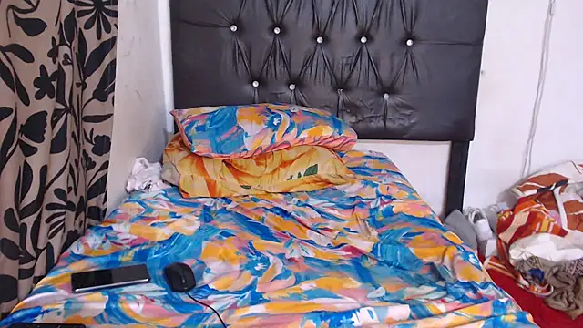 Webcam Model (BigbootyNickyx)  is live.Free join now!