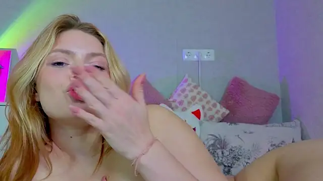 red__candy - Red__Candy's free webcam - UK Sex Cams
