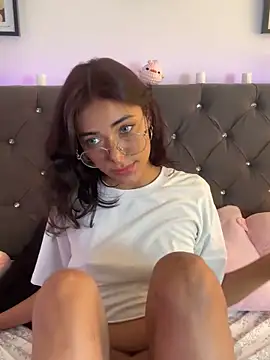 Webcam Model (Im_Lyan)  is live.Free join now!