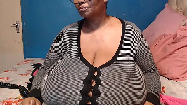 cutefirmmelonss - CUTEFIRMMELONSS's free webcam - UK Sex Cams