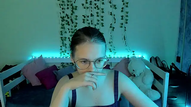 shy_elina01