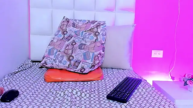 Laura_hot_69