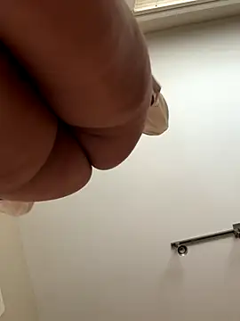TheCrimsonBlairDarling