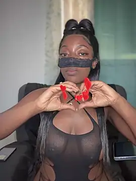 Webcam Model (_foreigntitts)  is live.Free join now!