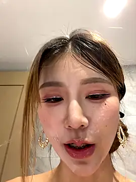  Kiki--2025 chat room