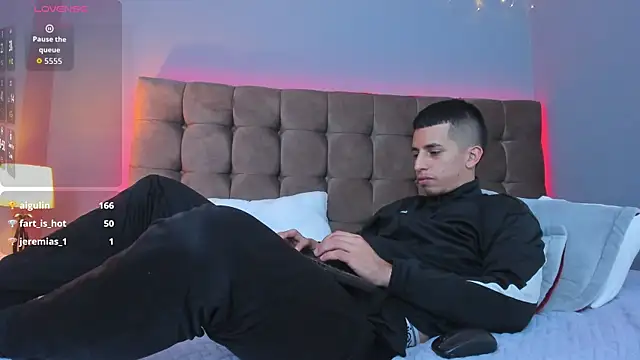 alexander_gold - Alexander_gold's free webcam - UK Sex Cams