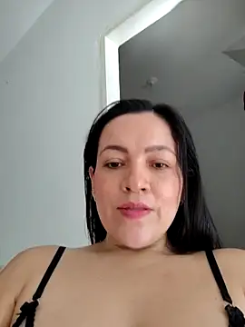 lindasalo33 - LindaSalo33's free webcam - UK Sex Cams