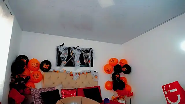maria_camilacms Live Webcam on Stripchat